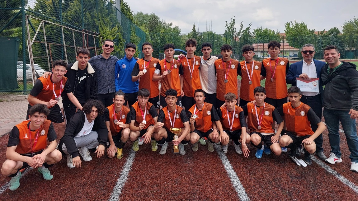Futbol Takımımız Ankara İli Genç(B) Erkek Futbol Turnuvasında İl İkincisi Oldular